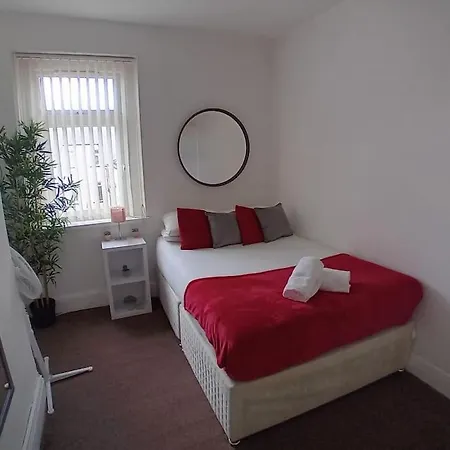 Large Family Home Central Location 3 Double Bedrooms And 1 Single Bedroom Cardiff Exterior foto